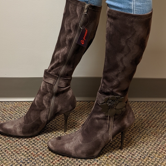 Suede grey knee high boots - Picture 2 of 8